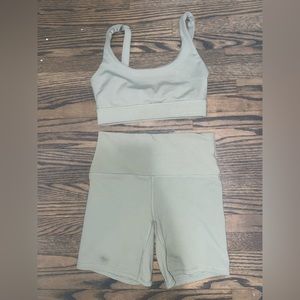 Green workout set